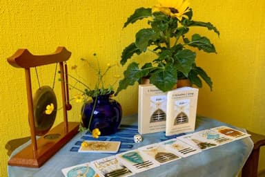 I Ging Kartenset von Maria auf dem Tisch