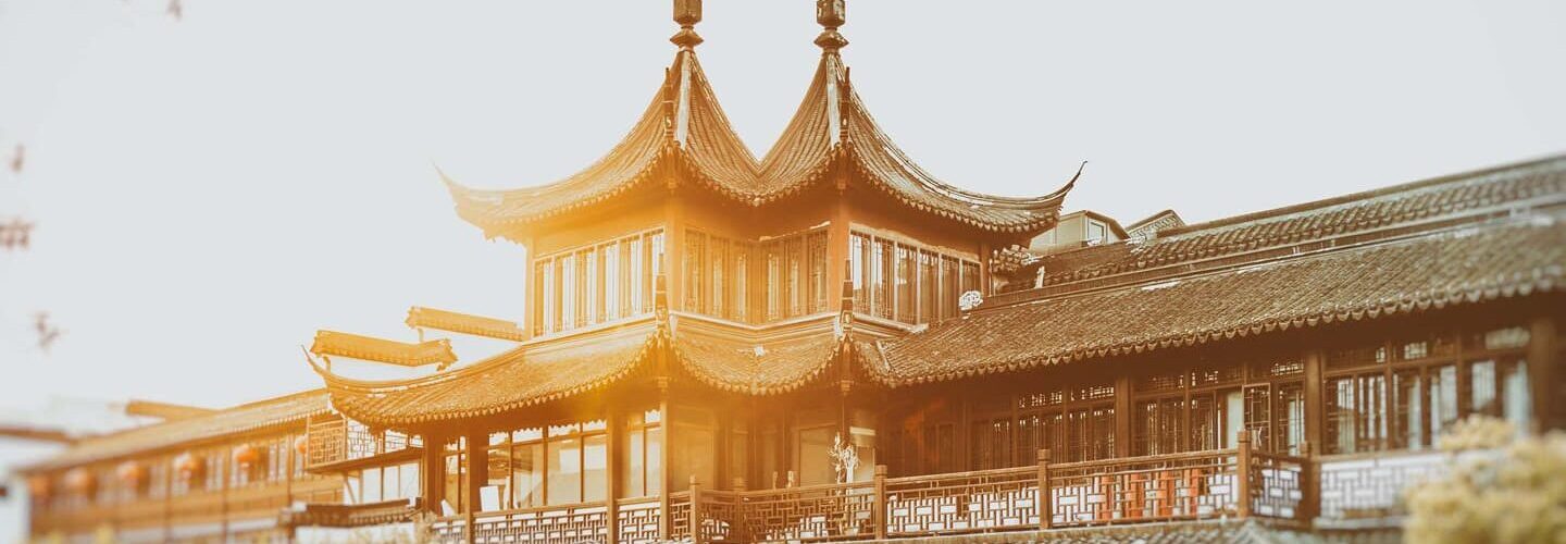 Eine Veranda an einem chinesischen Tempel
